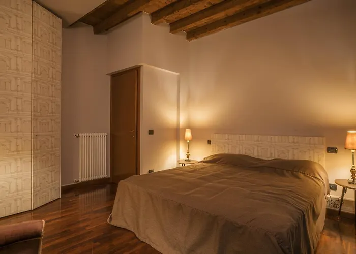 Napule...e Apartamento *